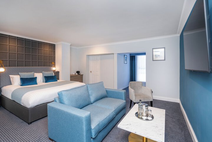 Room 25 of 65