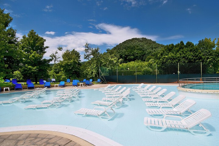 Pool 57 of 93