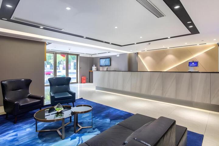 Home Inn Neo Wuhan Civil Aviation Community Changgang Road Metro Station