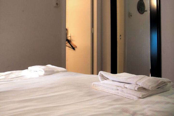 Room 37 of 132