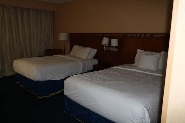 1 King Bed (7 of 10)