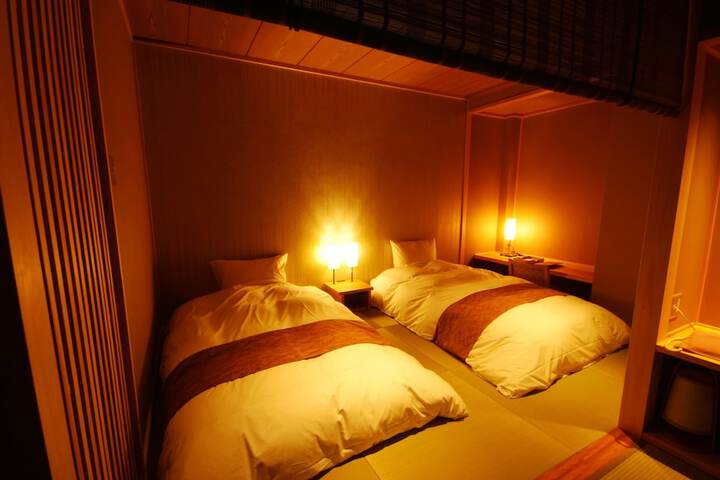 Room 5 of 32