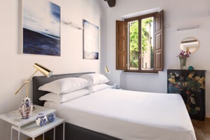 Room 16 of 21