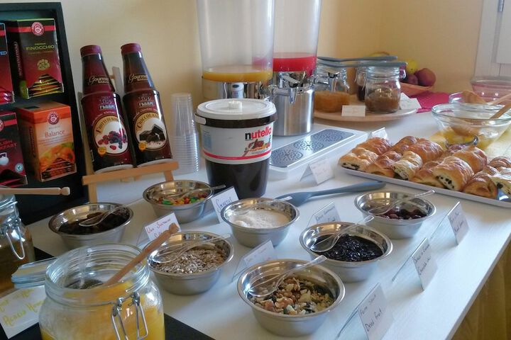 Breakfast/Coffee Service 14 of 18