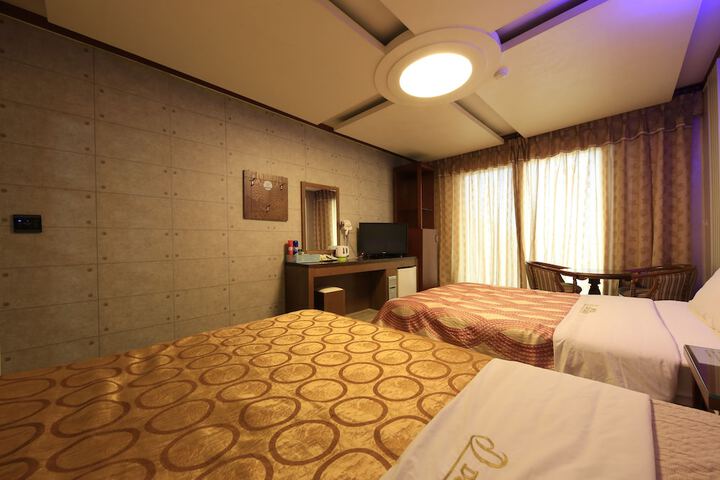 Room 7 of 22