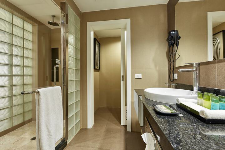 Clean Restrooms