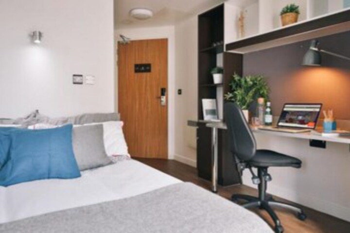 Room 47 of 93