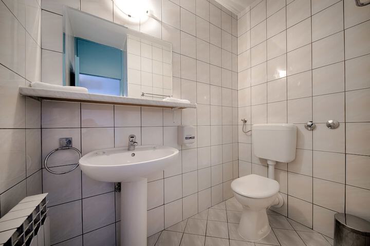 Room 20 of 48