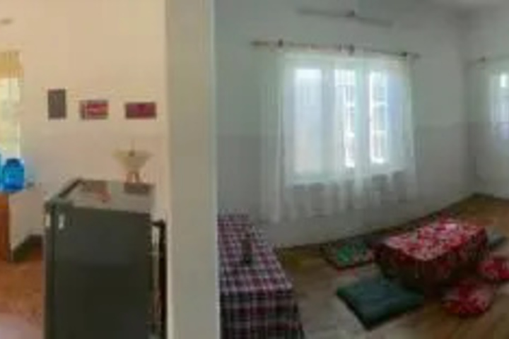 Room 8 of 13