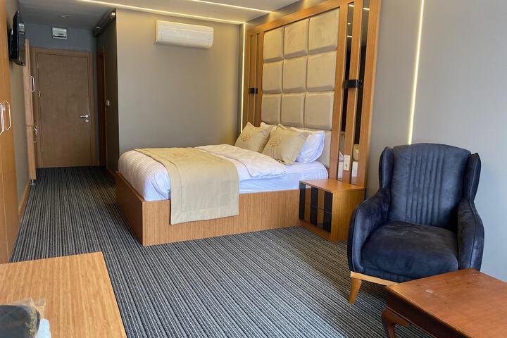 Room 21 of 39