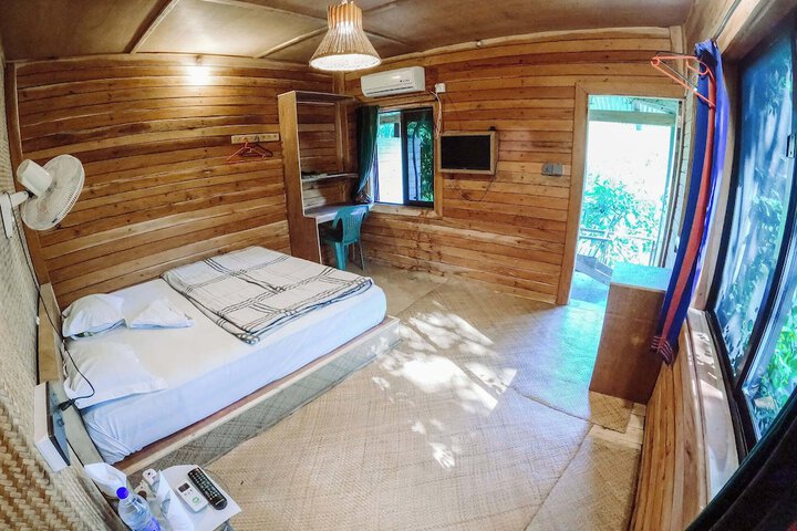 Room 10 of 64