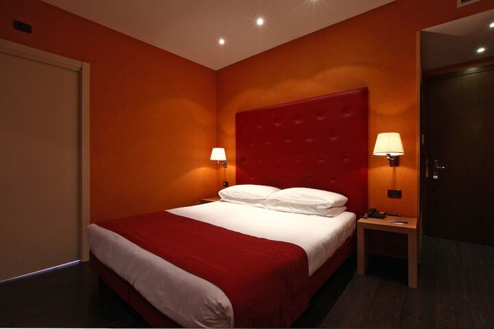 Room 14 of 68