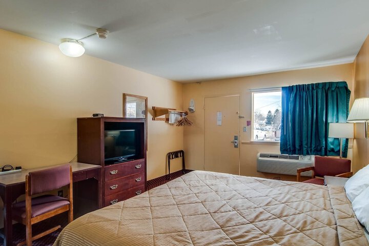 Room 14 of 27