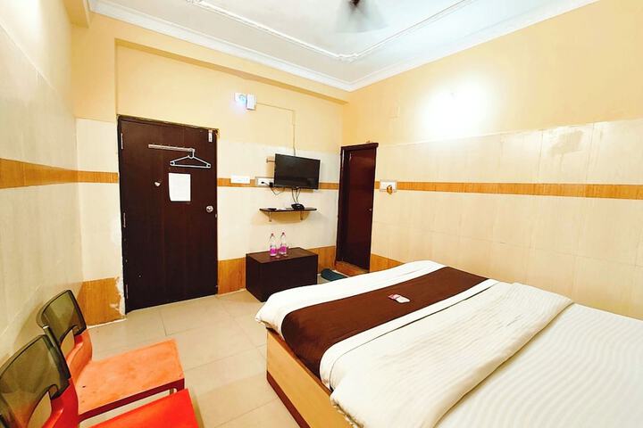 Room 8 of 22