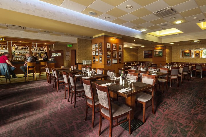 Dining 43 of 60
