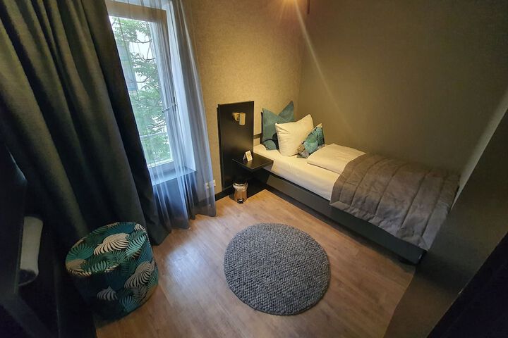 Room 19 of 41