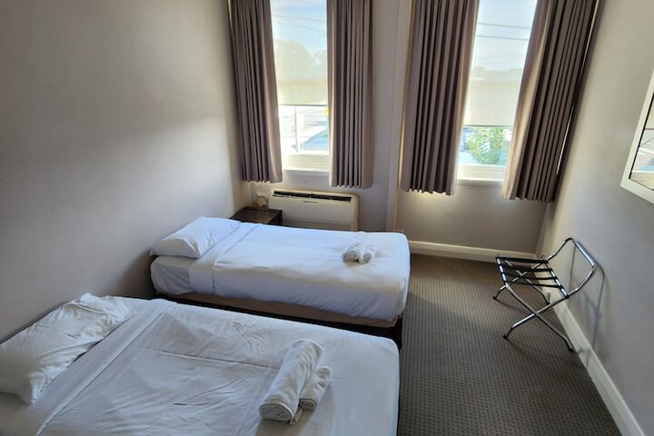 Room 3 of 11