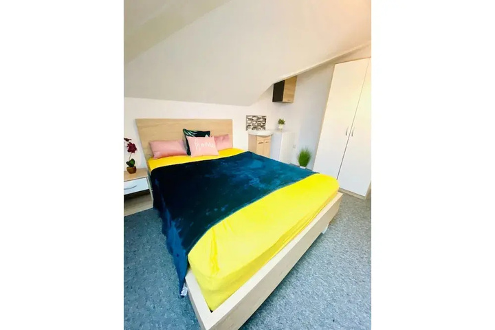 Room 3 of 10