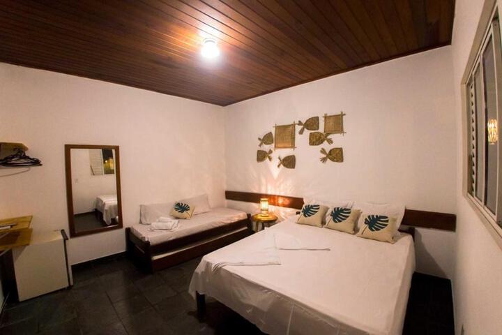 Room 5 of 8