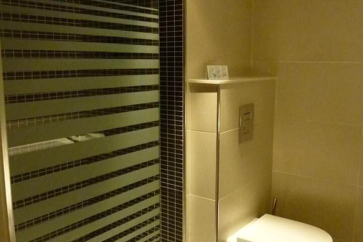 Room 14 of 25