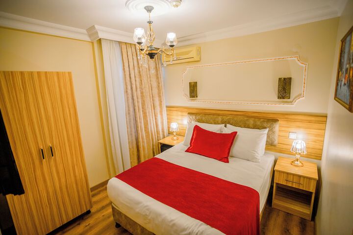 Room 15 of 34