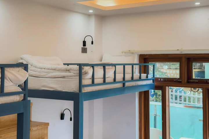 Room 30 of 52