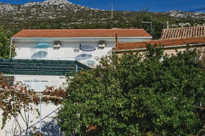 Awesome Home in Postup With Wifi and 5 Bedrooms