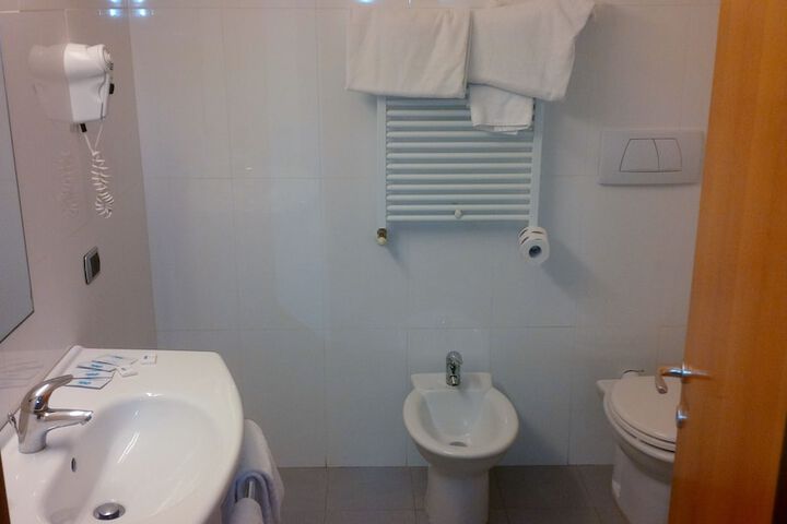 Room 37 of 89