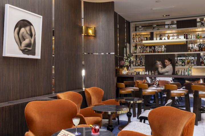 Lounge 69 of 79
