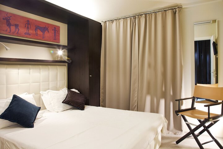 Room 3 of 117