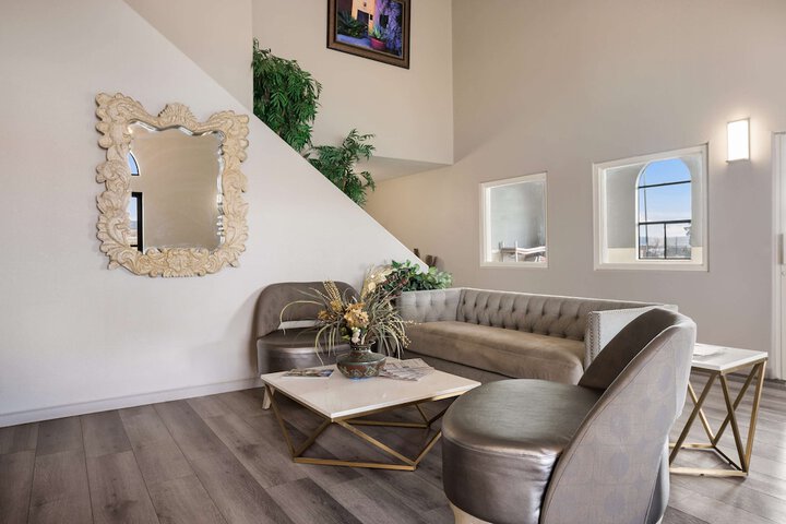 Hotel Interior 4 of 28