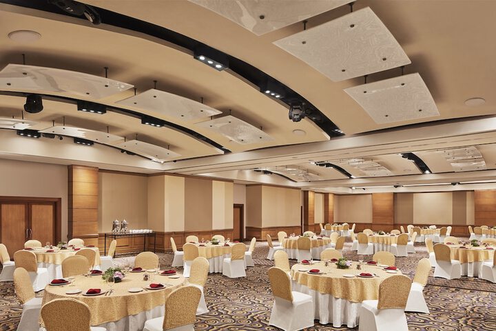 Ballroom/Hall 56 of 63