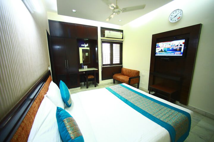 Room 12 of 68