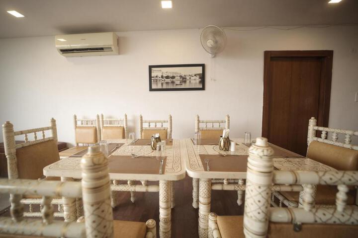 Krishn Palace Hotel