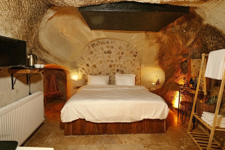 Room 42 of 79