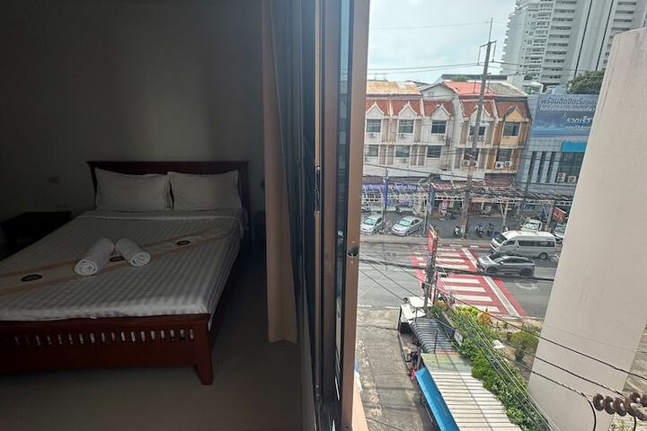 Room 4 of 31