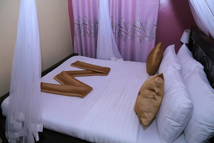 Room 3 of 21