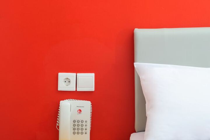 Room 10 of 48