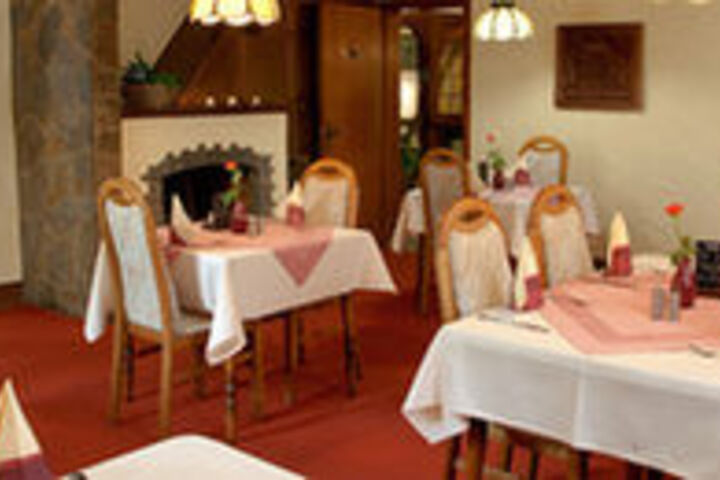 Dining 34 of 35