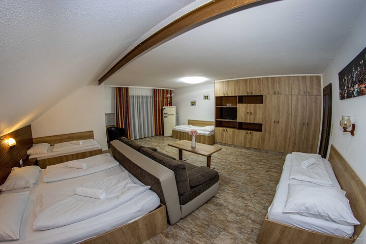 Room 27 of 55