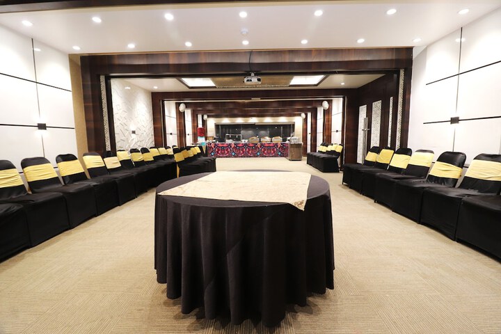 Ballroom/Hall 51 of 68