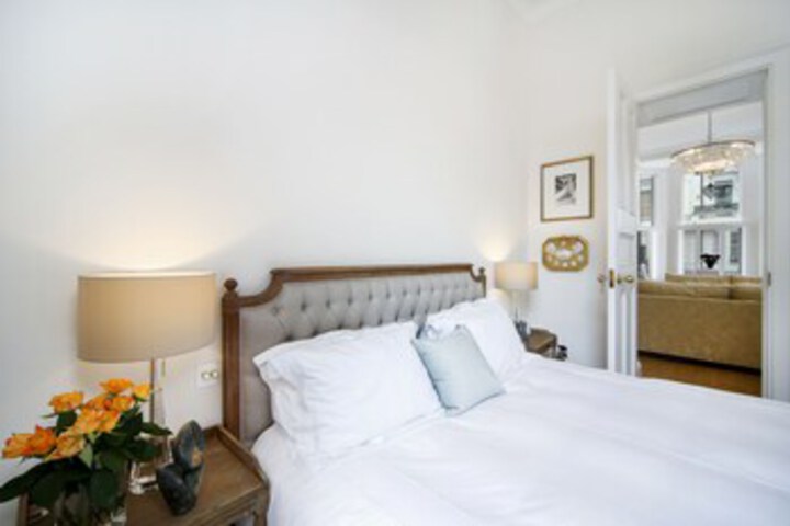 Room 14 of 16