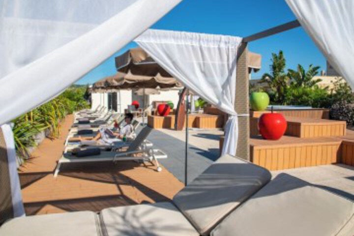 Sundeck 80 of 86
