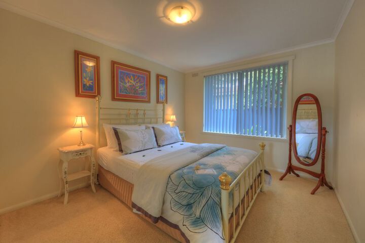 Room 3 of 33
