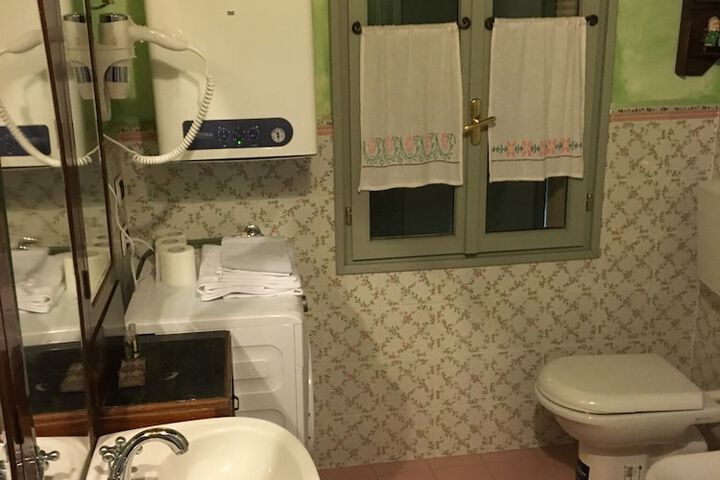 Room 81 of 153