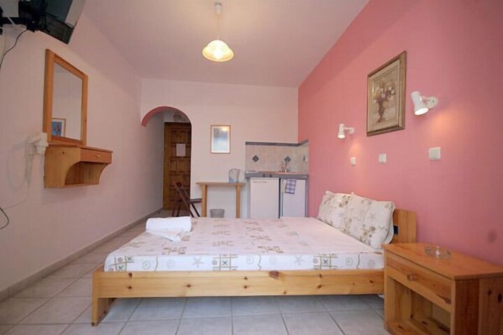 Room 5 of 33
