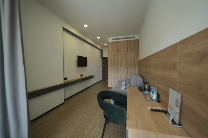 Room 33 of 69