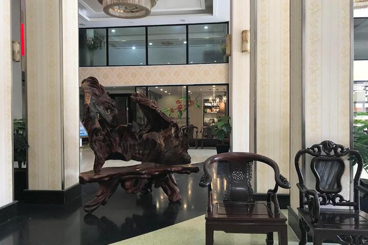 Entrance & Lobby