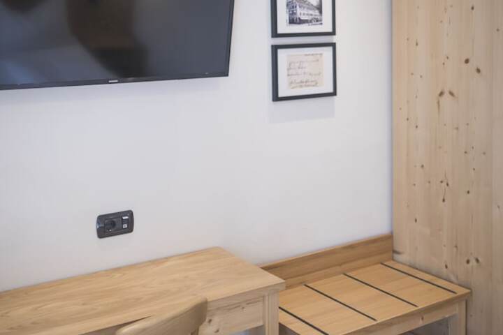 Room 58 of 214
