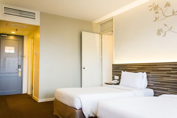 Room 11 of 67